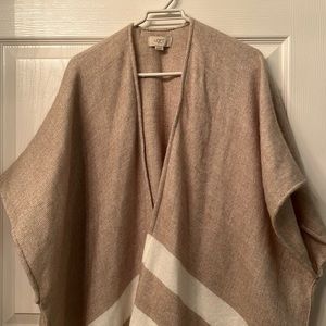 Loft poncho